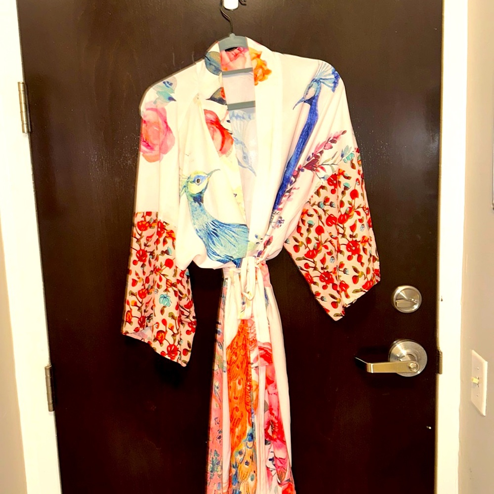 VINTAGE ROBE WITH FABULOUS PEACOCK AND CHEERIES FEATURED!